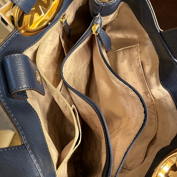 #131 NEW MICHAEL KORS FULTON PURSE Color Navy LG TOTE With Tags Storage Bag - Picture 4 of 8